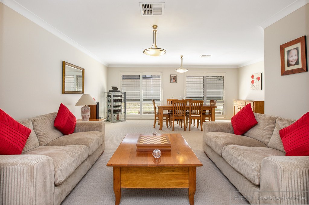 3 Stanley Close BOLWARRA HEIGHTS 2