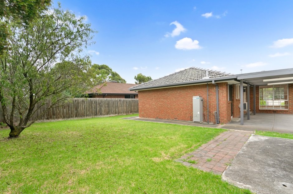 Real Estate and Property in 3 Struan Avenue, Endeavour Hills, VIC