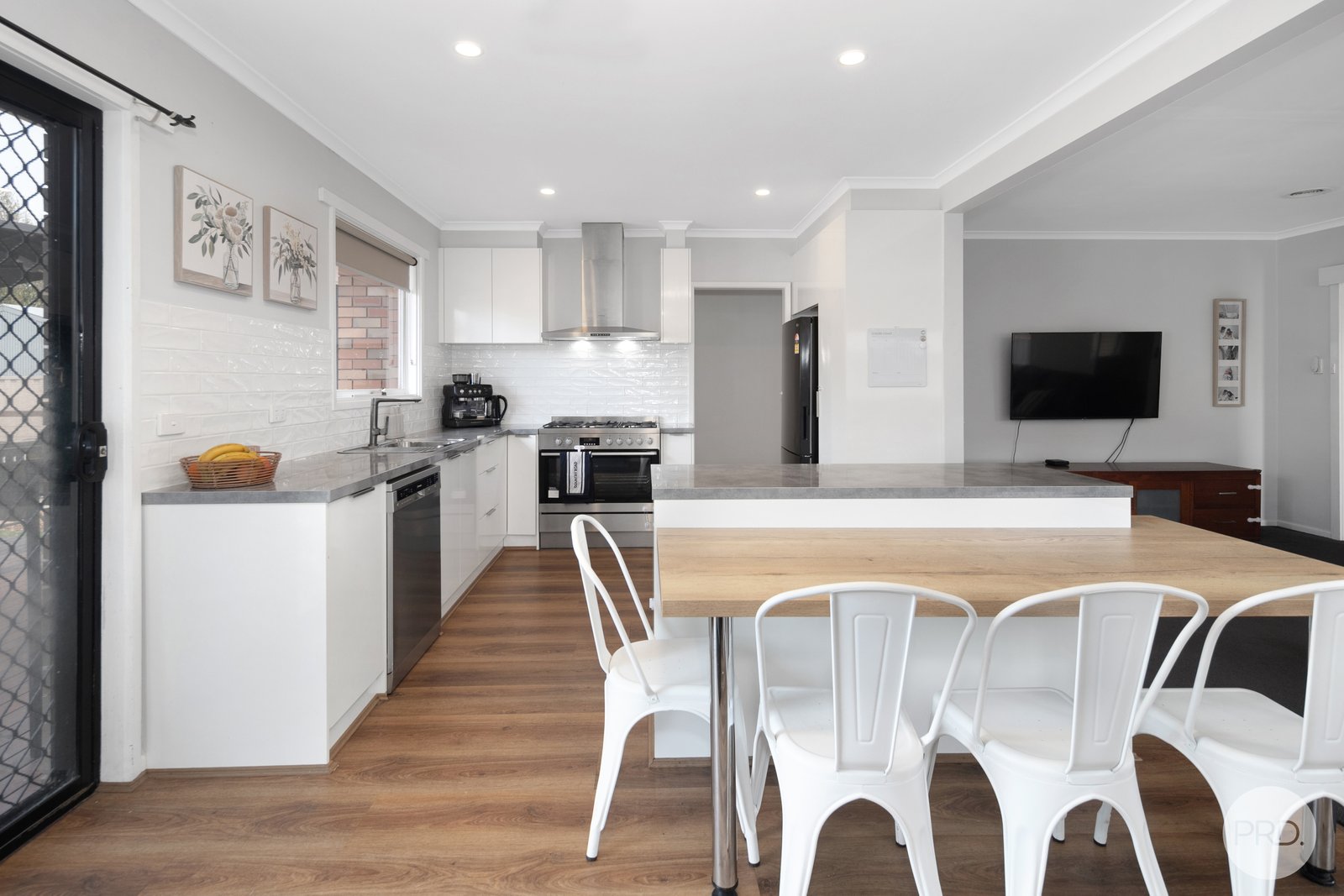 3 Sturrock Avenue SEBASTOPOL 4