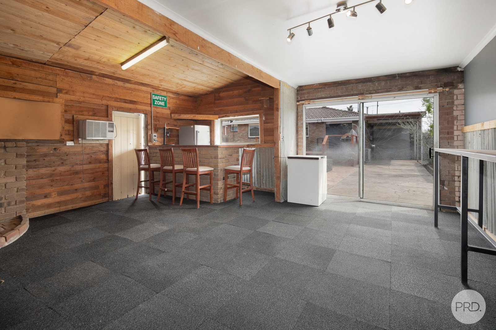 3 Sturrock Avenue SEBASTOPOL 13