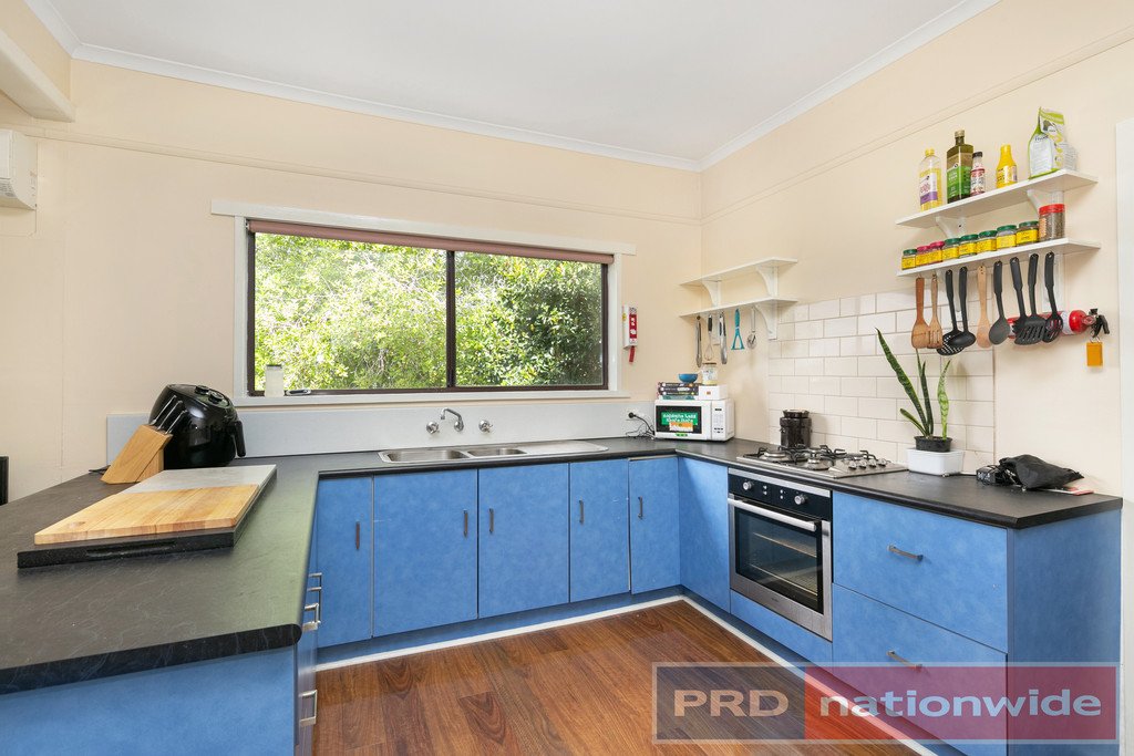 3 Surrey Street LINTON 6