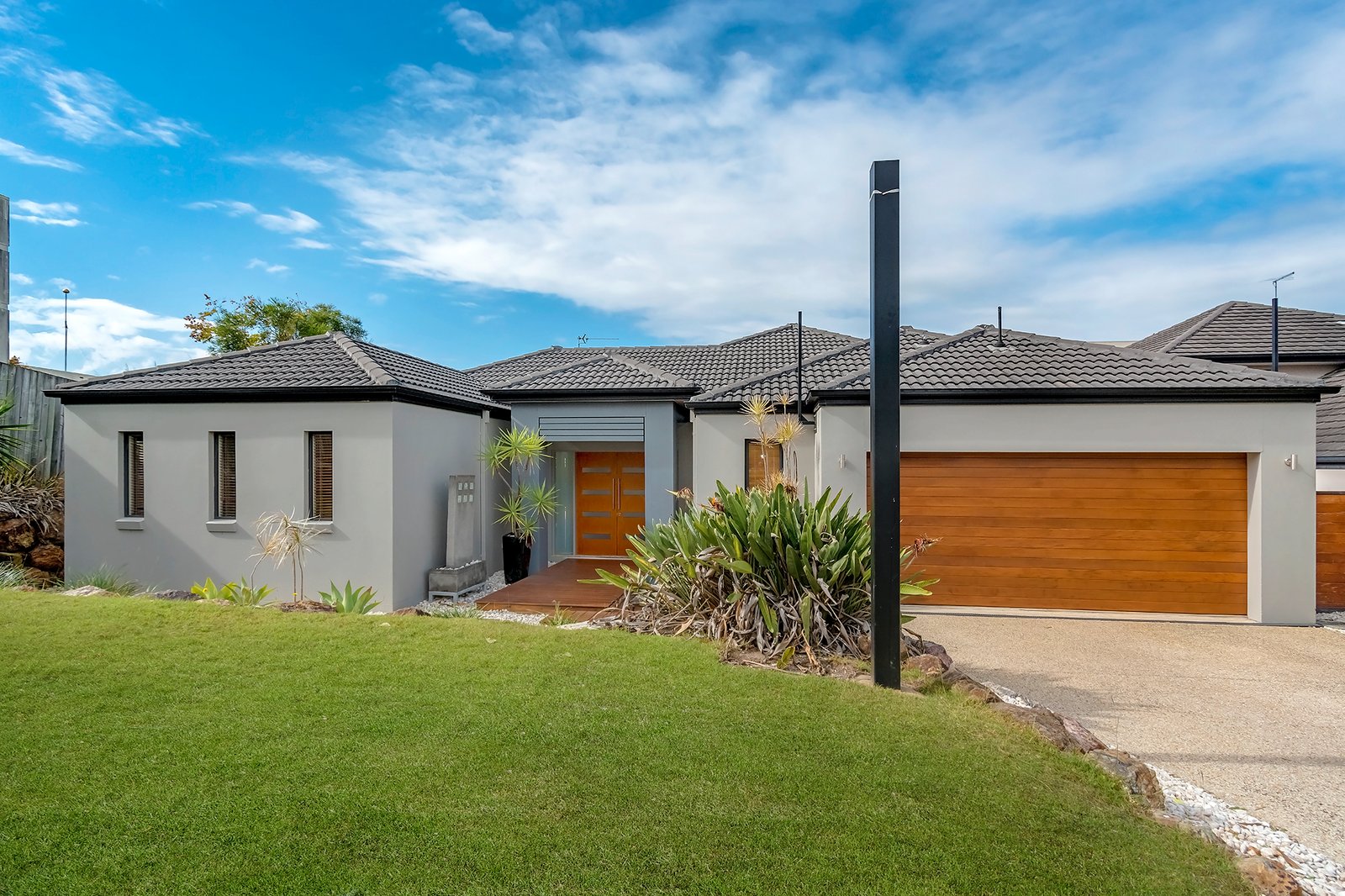 3 Tahoe Place VARSITY LAKES 2