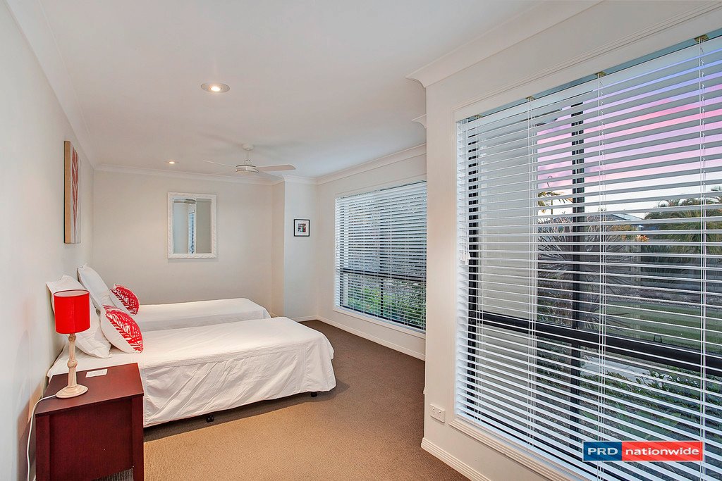 3 Taveuni Street BURLEIGH WATERS 13