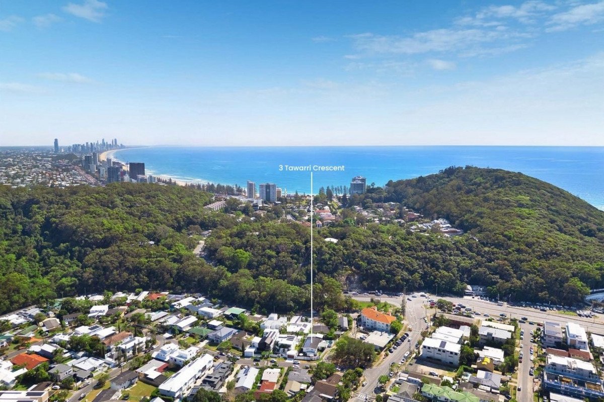 3 Tawarri Crescent Burleigh Heads 2