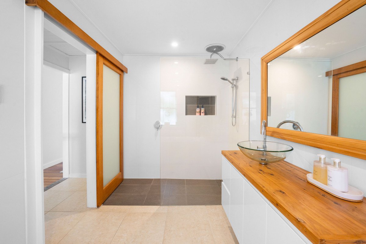 3 Tawarri Crescent Burleigh Heads 23