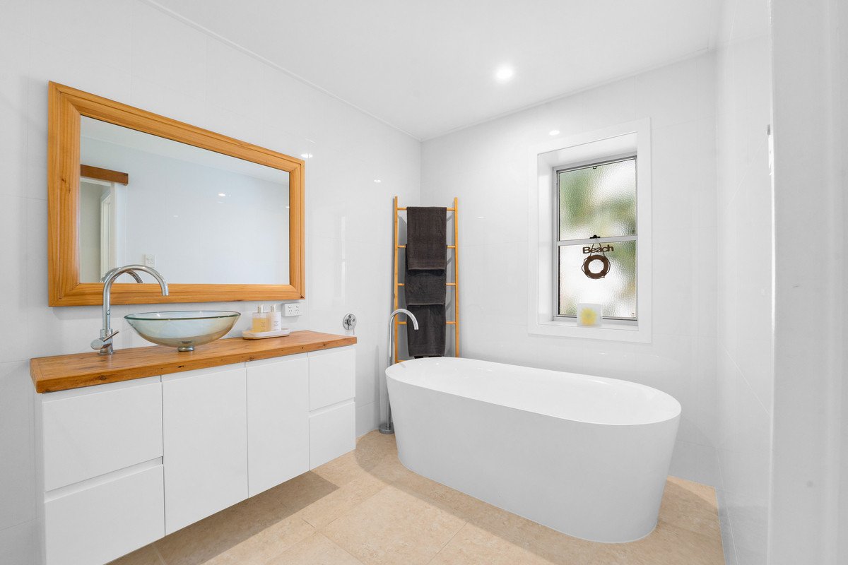 3 Tawarri Crescent Burleigh Heads 24