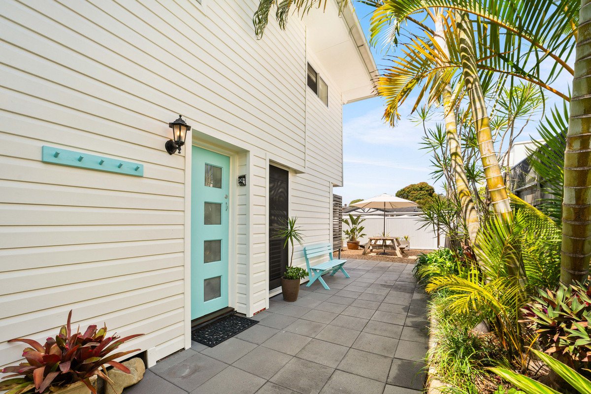 3 Tawarri Crescent Burleigh Heads 33