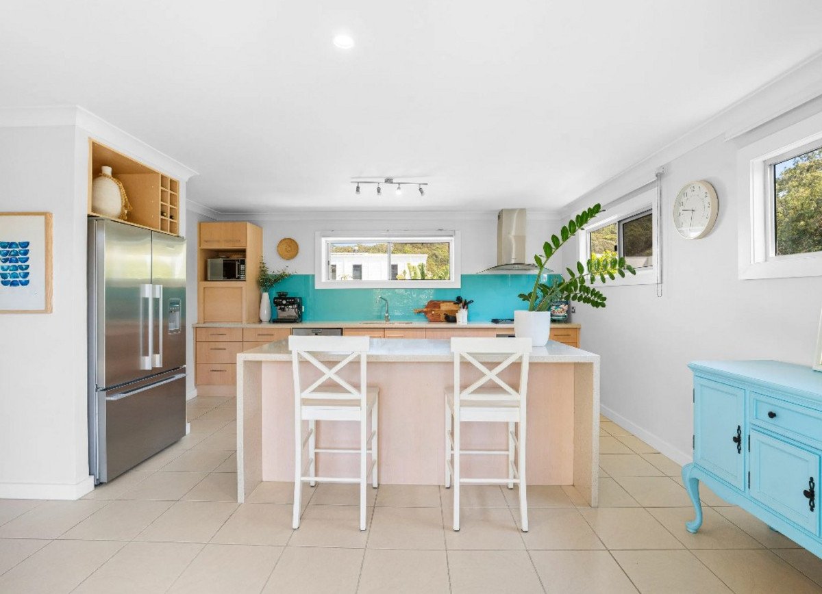 3 Tawarri Crescent Burleigh Heads 11