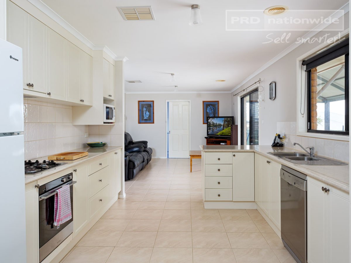 3 Teak Close FOREST HILL 4