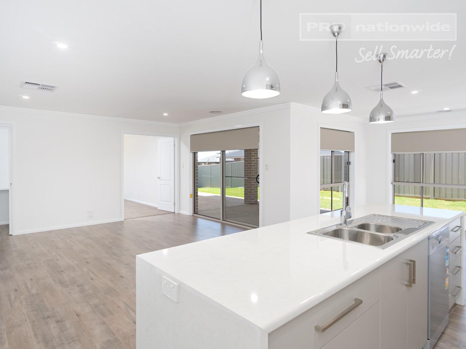 3 Thane Court LLOYD 11