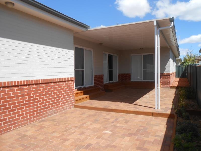 3 The Patio  TAMWORTH 2