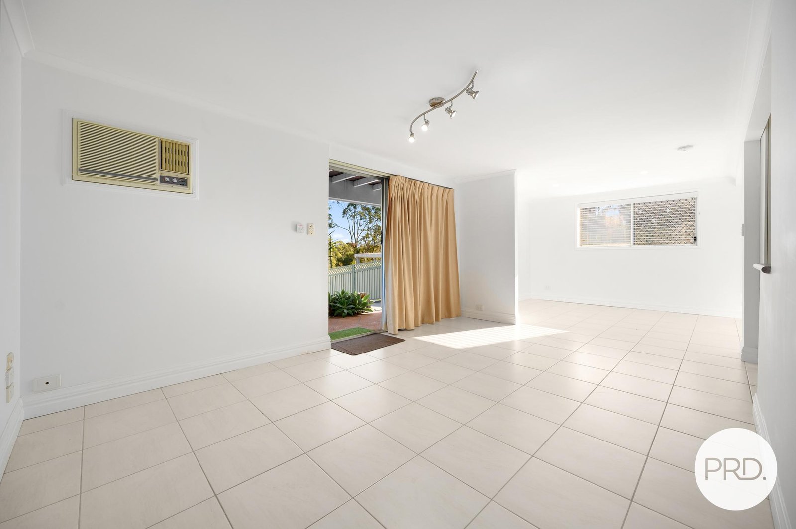 3 Theodore Place MOLENDINAR 2