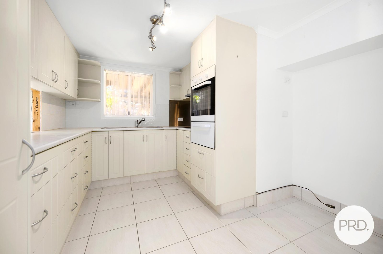 3 Theodore Place MOLENDINAR 4