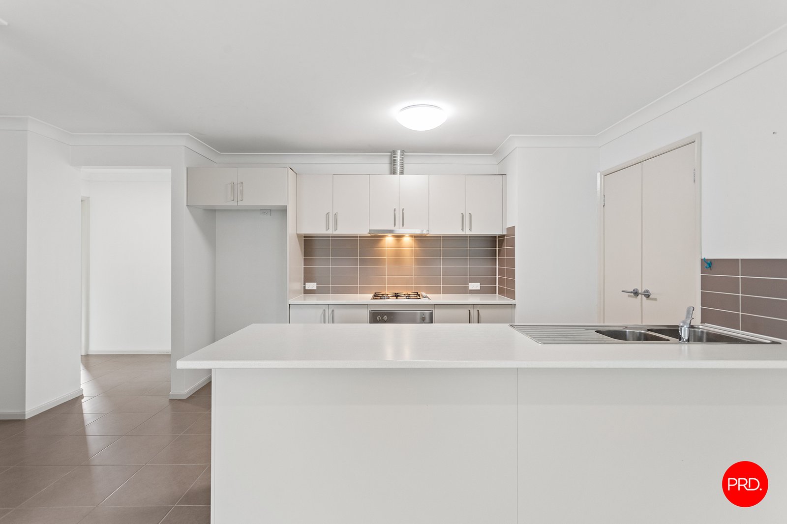 3 Trinity Way ASCOT 3