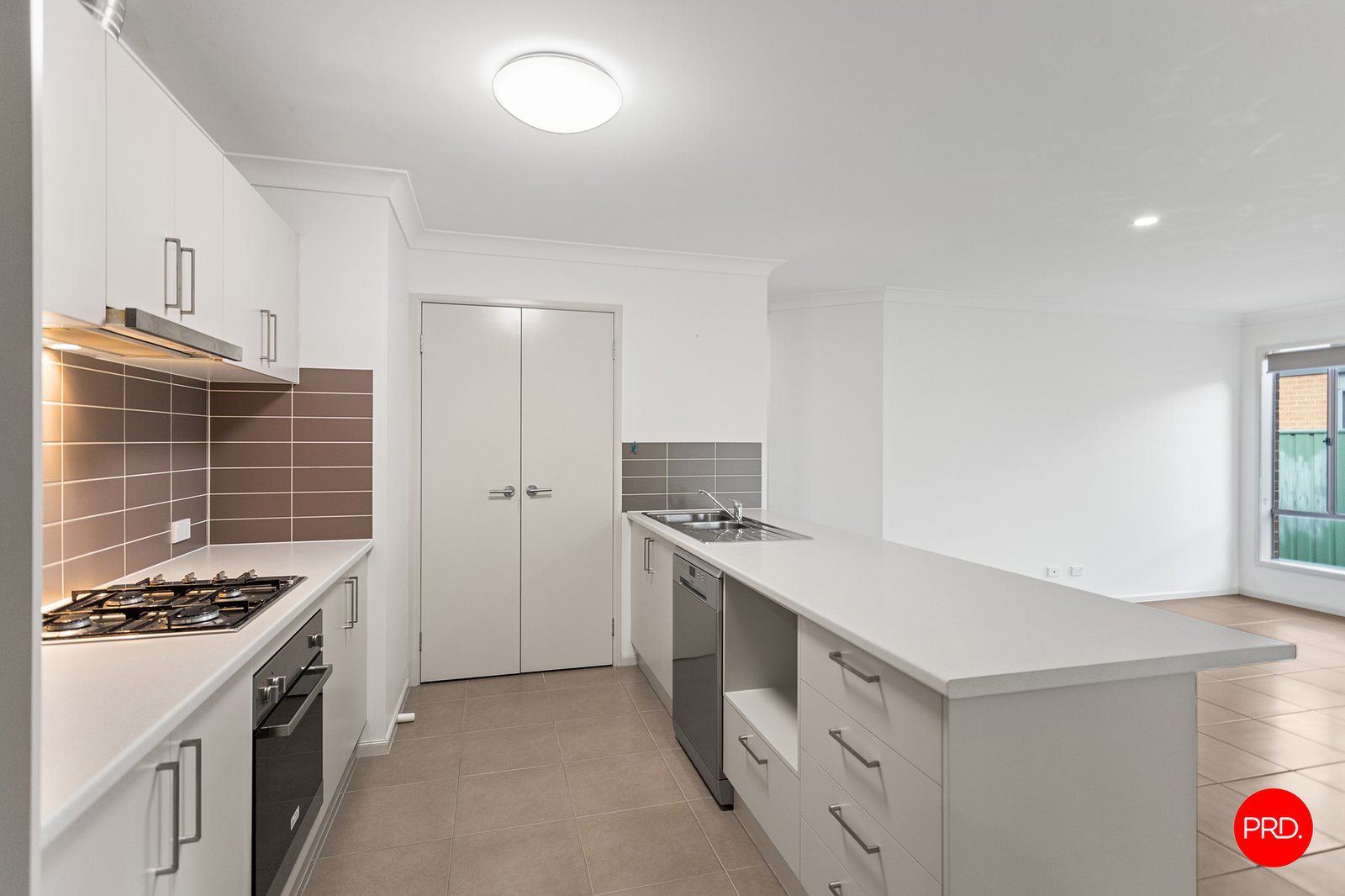 3 Trinity Way ASCOT 4