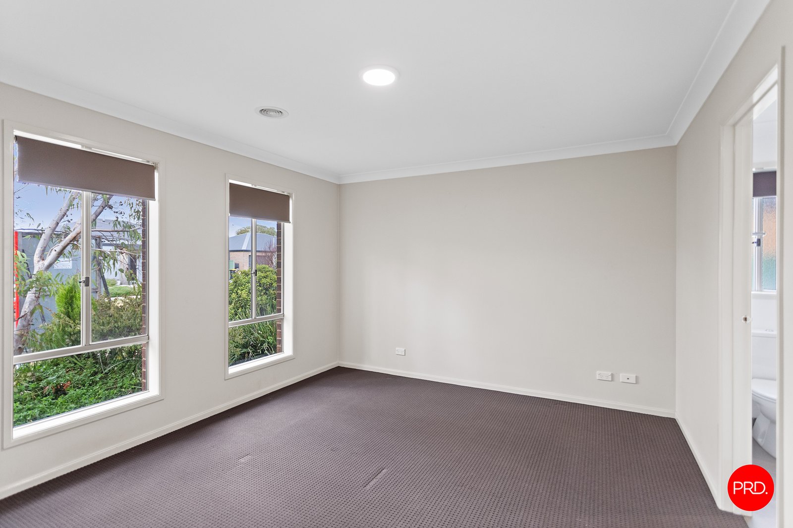 3 Trinity Way ASCOT 8