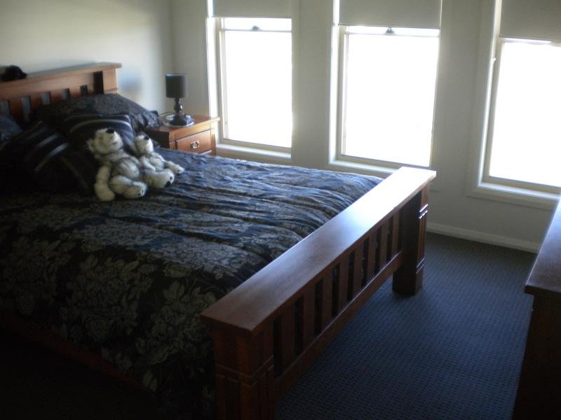 3 Tulipwood Crescent TAMWORTH 2