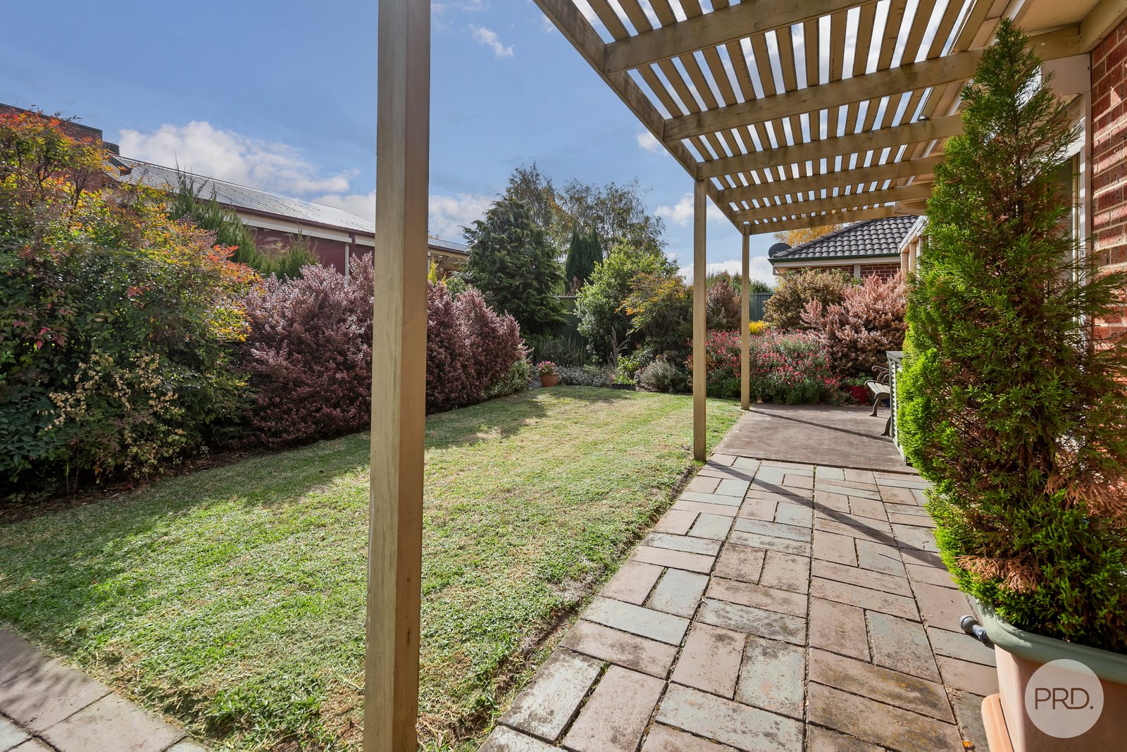 3 Twyford Avenue LAKE GARDENS 9