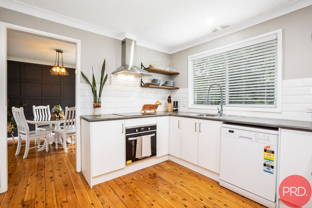 3 Unicomb Close RUTHERFORD 7