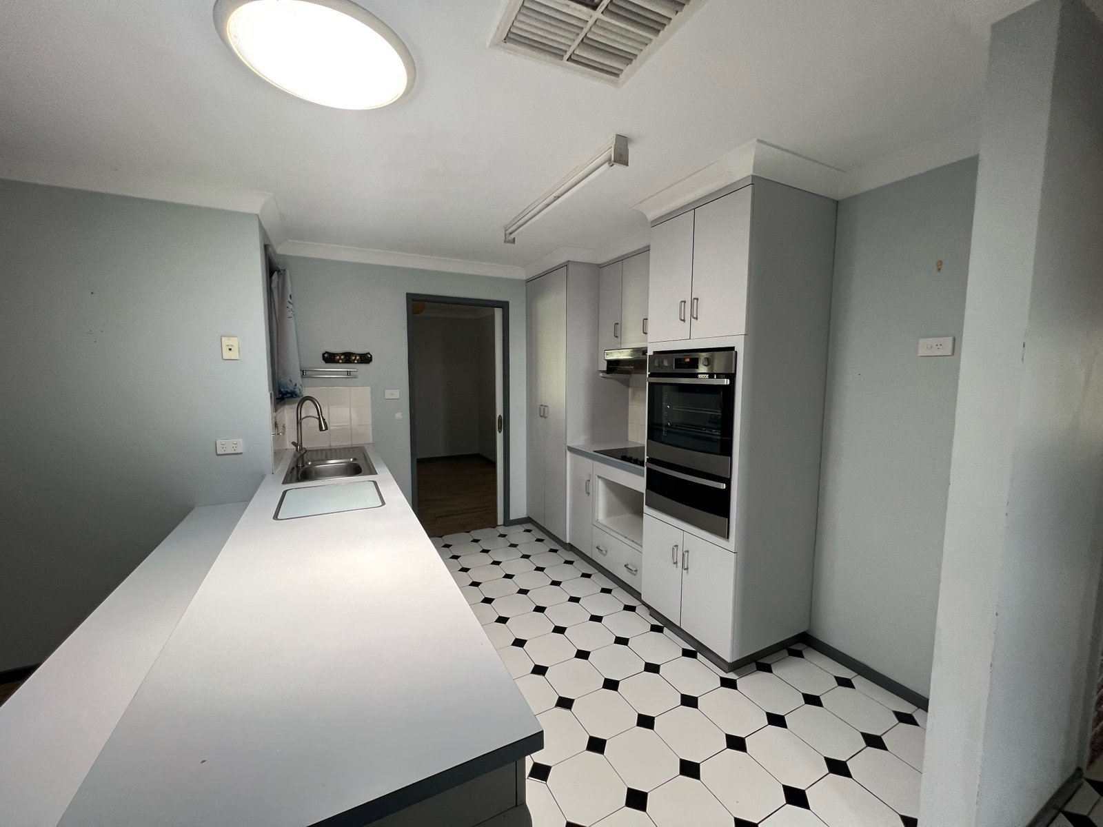 3 Warwick Road TAMWORTH 6