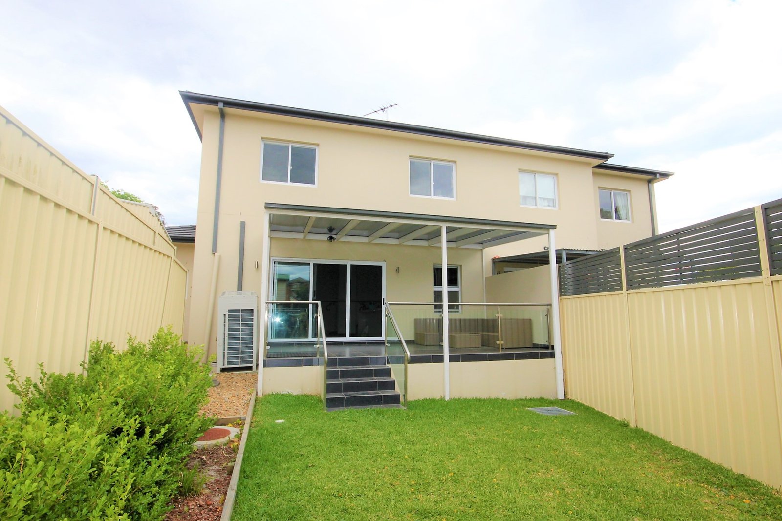 3 West Lane CARLTON 6