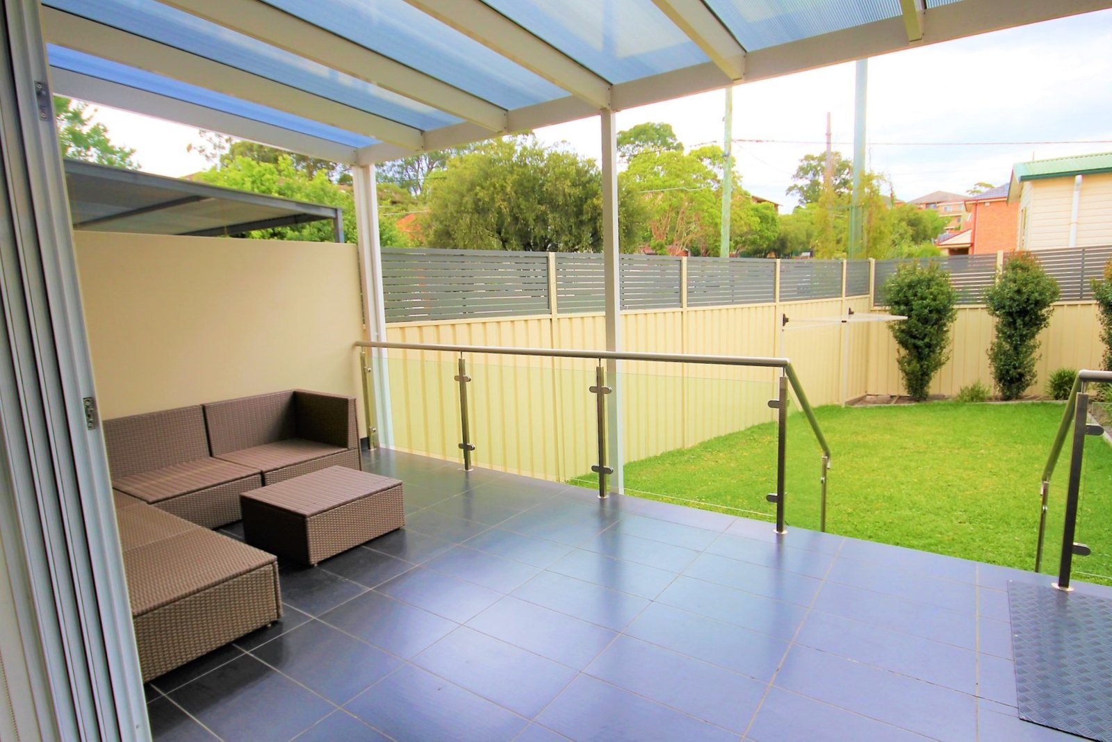 3 West Lane CARLTON 8