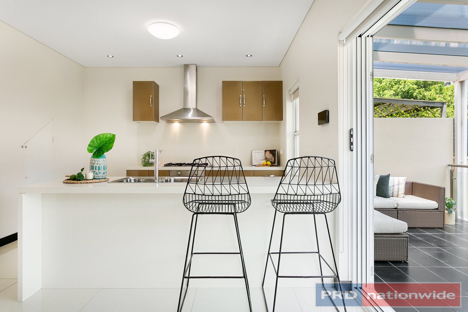 3 West Lane CARLTON 6