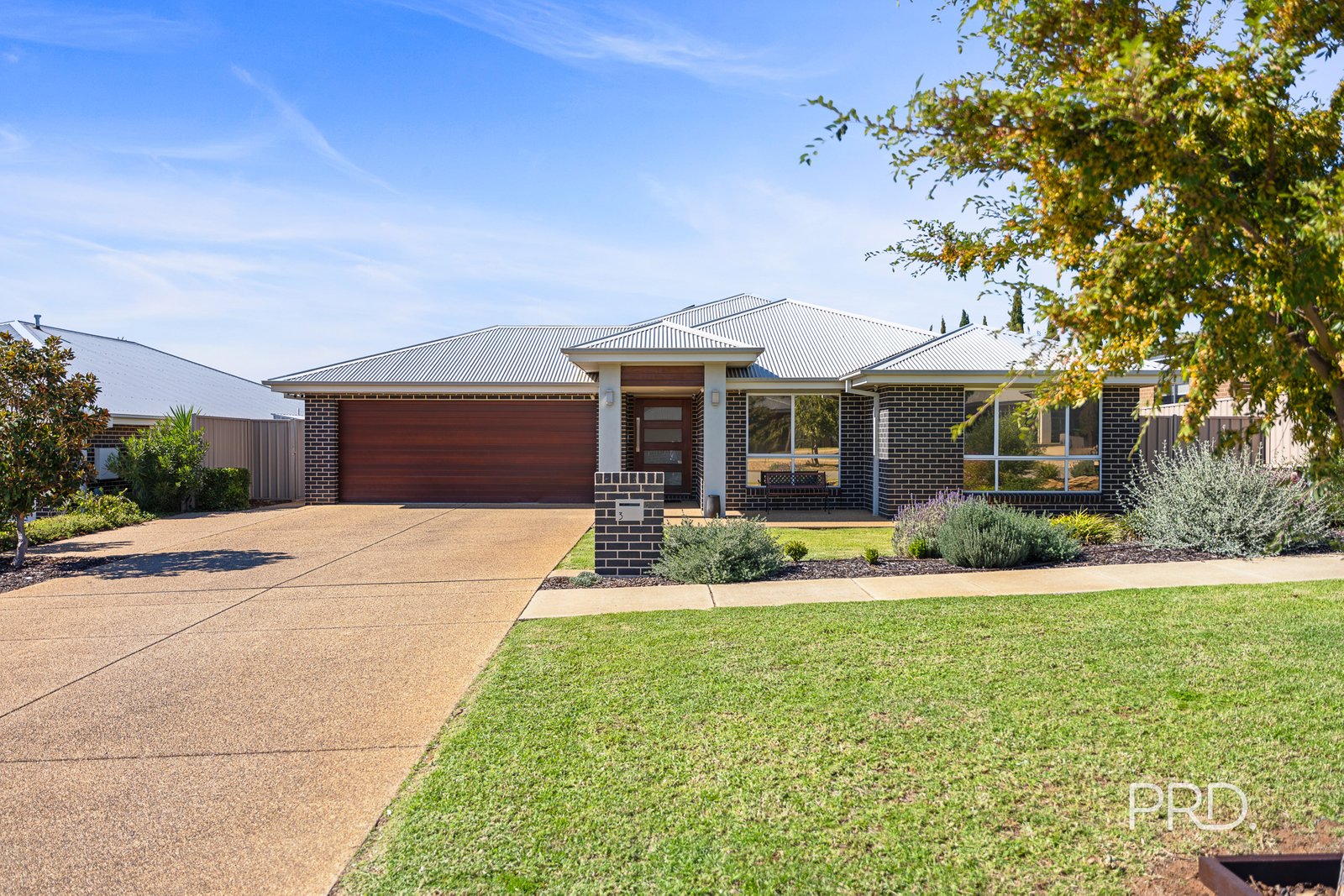 3 Whitten Avenue BOOROOMA 1