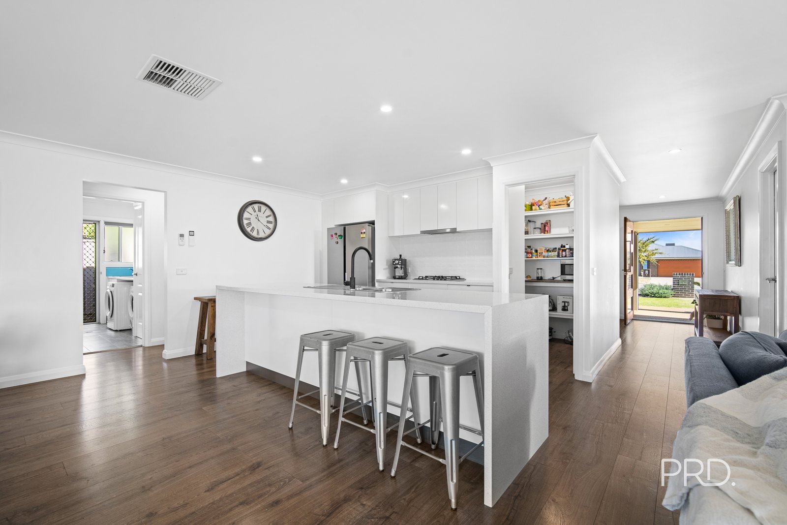 3 Whitten Avenue BOOROOMA 2