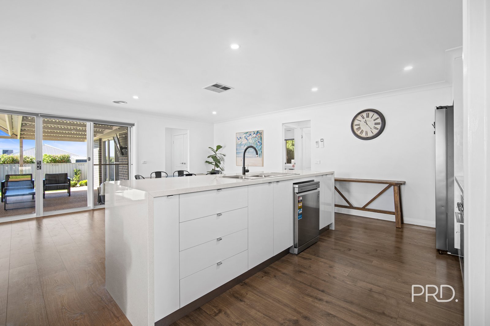3 Whitten Avenue BOOROOMA 5