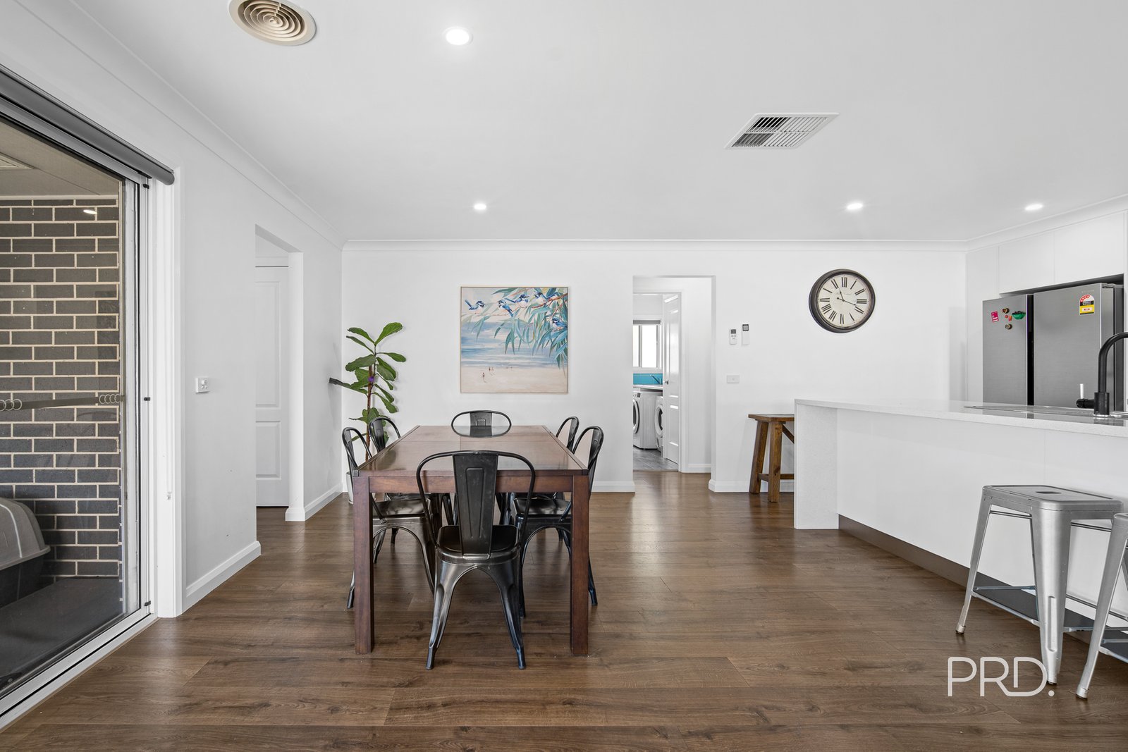 3 Whitten Avenue BOOROOMA 6