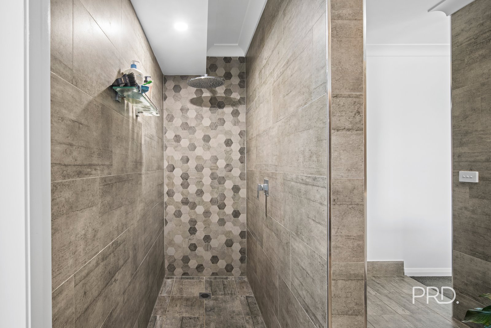 3 Whitten Avenue BOOROOMA 16