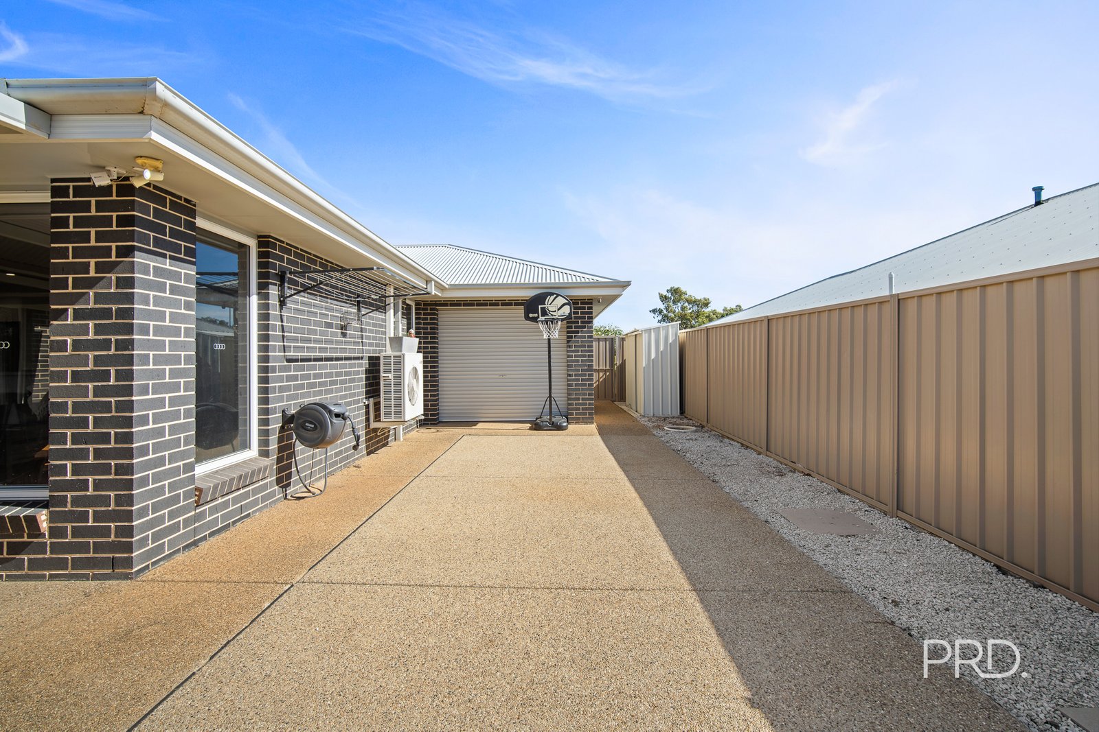 3 Whitten Avenue BOOROOMA 23