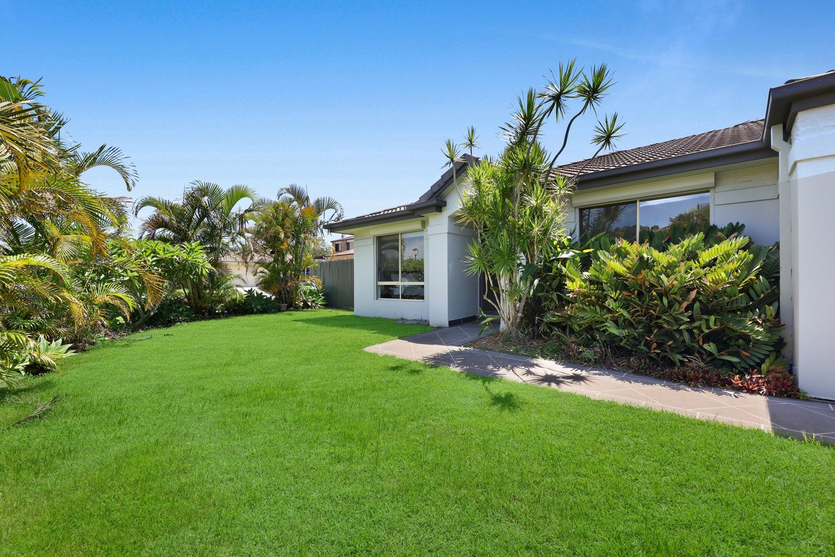 3 Wonga Street BURLEIGH HEADS 4