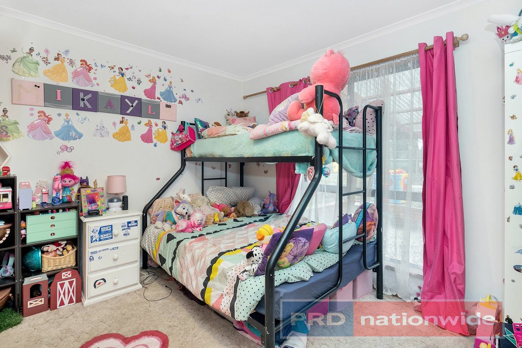 3 Woodlands Road ENFIELD 6