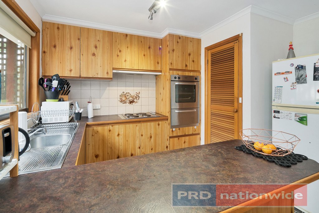 3 Woodlands Road ENFIELD 11