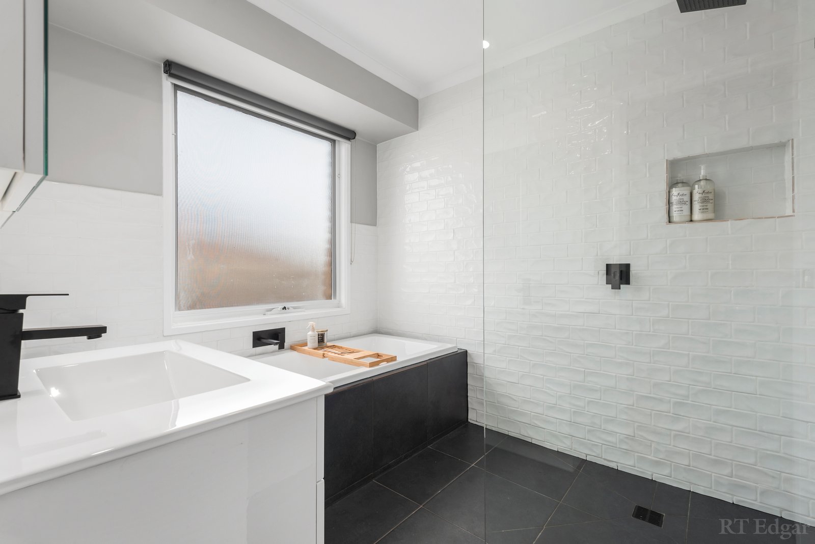 Real Estate and Property in 3 Woodleigh Close, Leopold, VIC