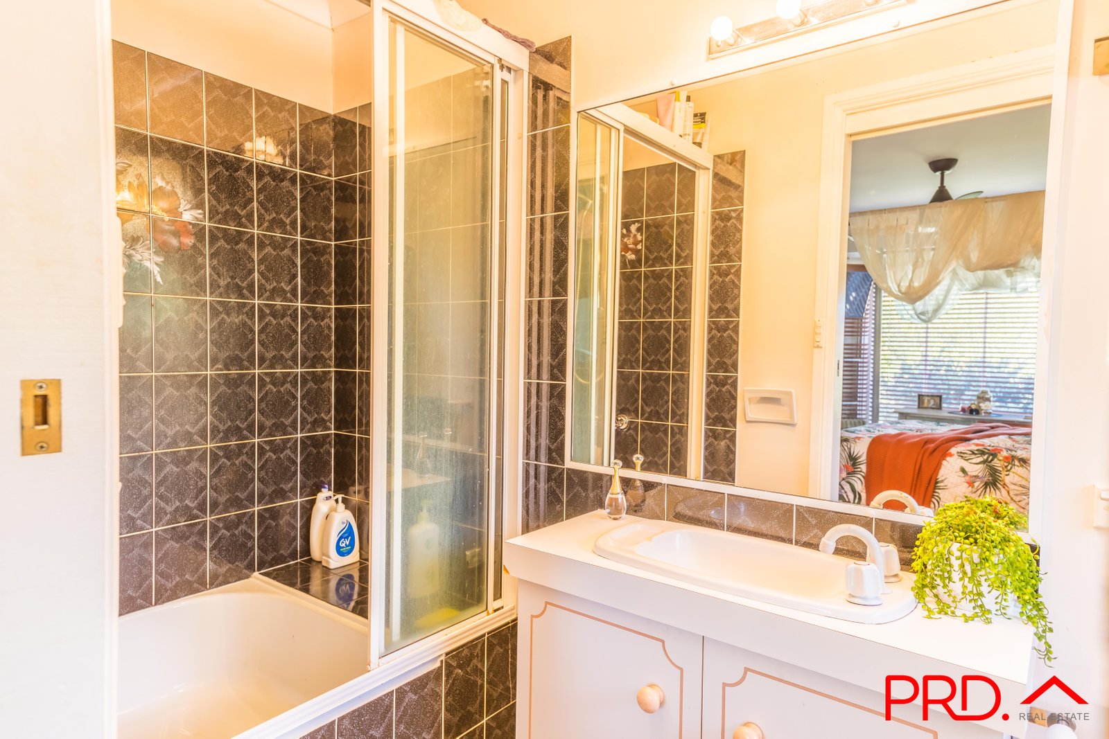 3 Yaraan Place TAMWORTH 10