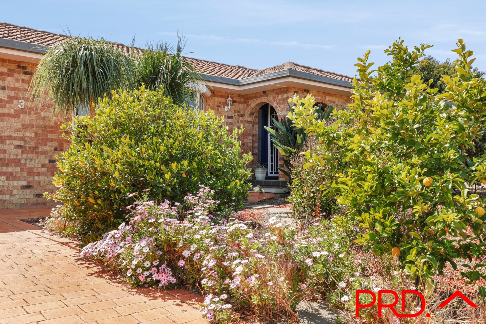 3 Yaraan Place TAMWORTH 3