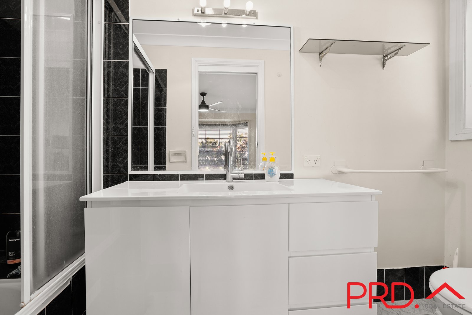 3 Yaraan Place TAMWORTH 14