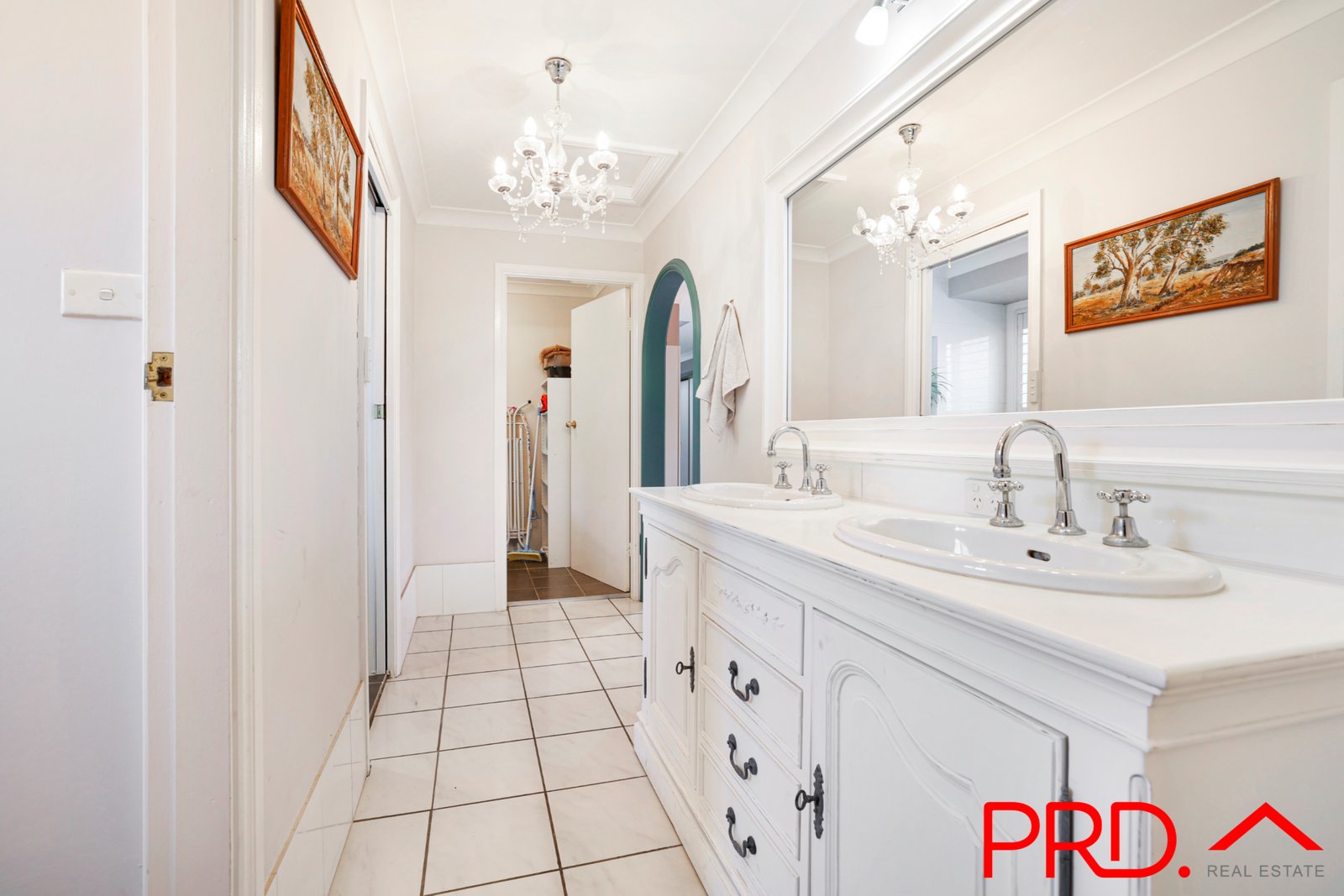 3 Yaraan Place TAMWORTH 18