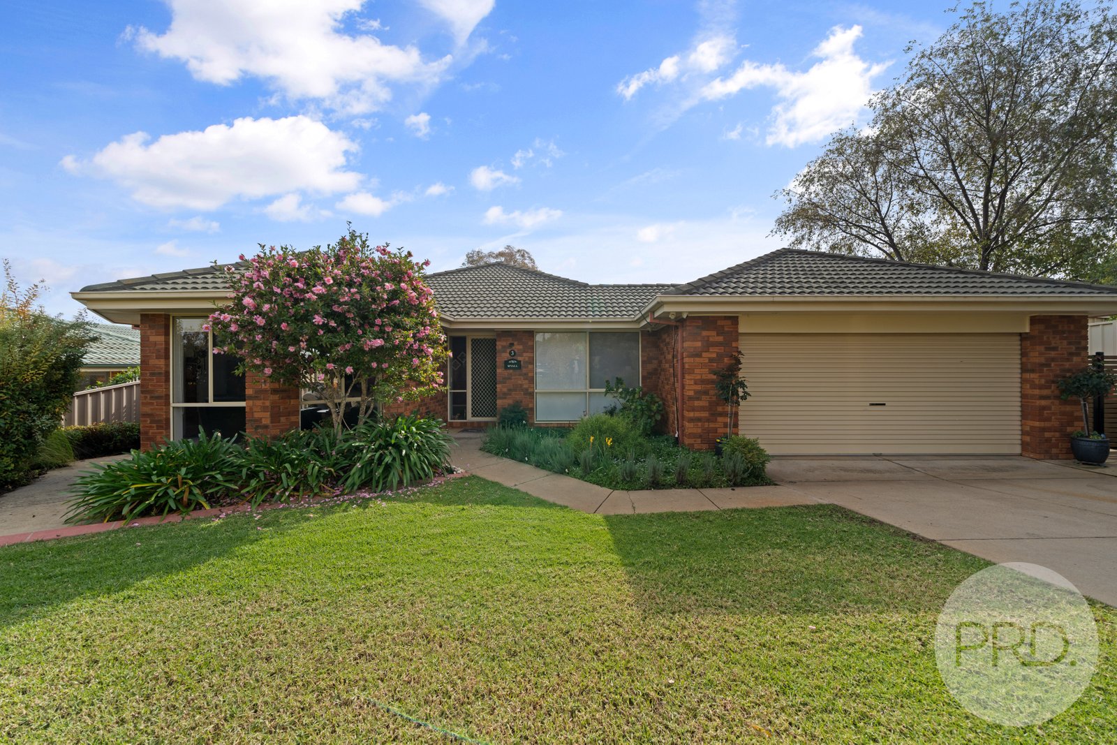 3 Yarrawah Crescent BOURKELANDS 2