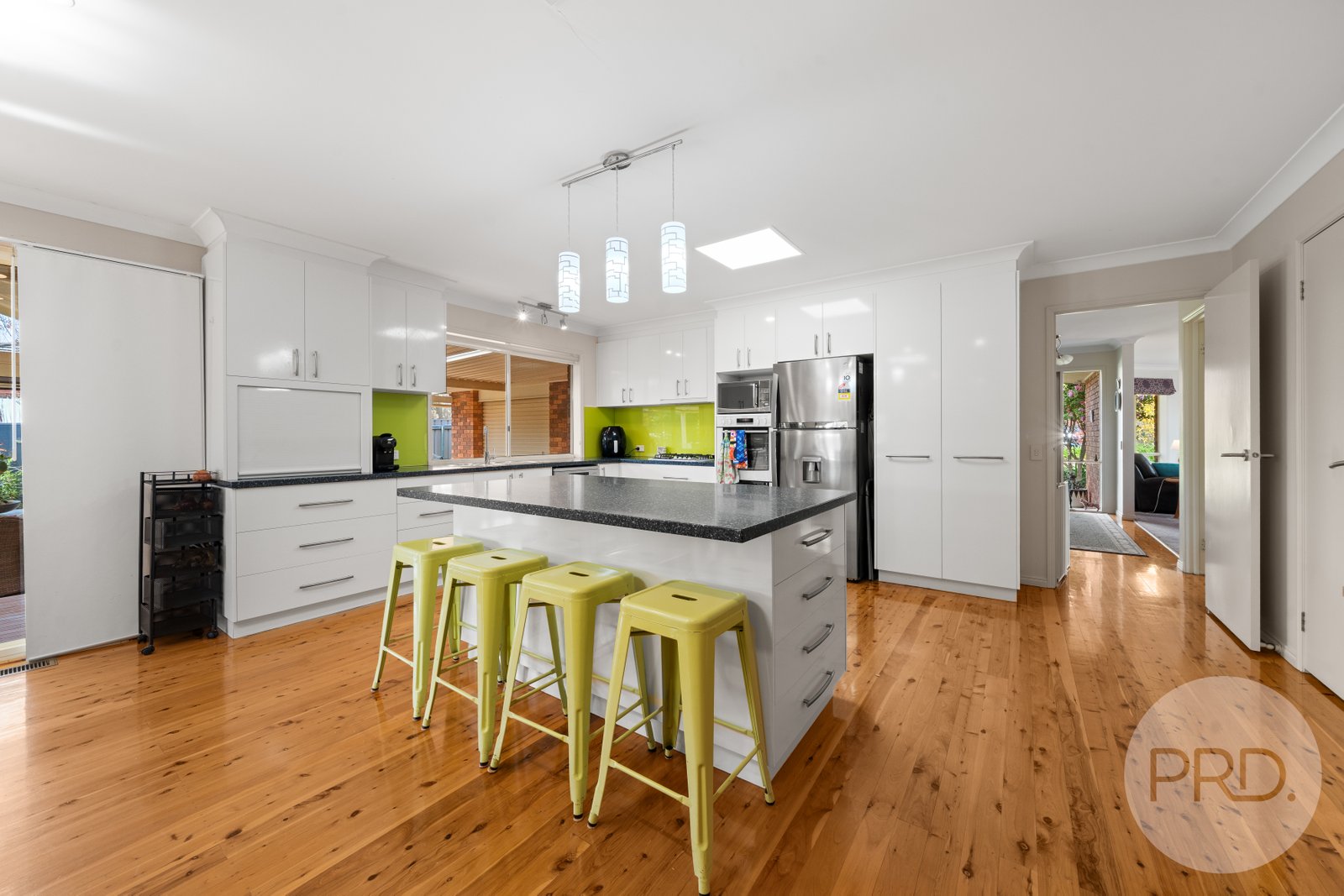 3 Yarrawah Crescent BOURKELANDS 5