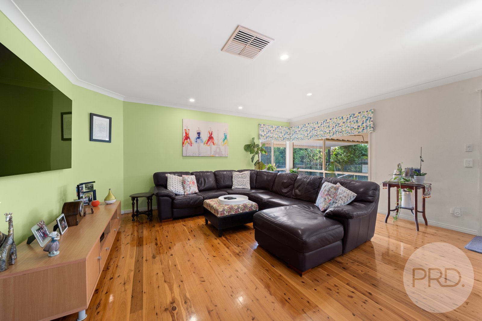 3 Yarrawah Crescent BOURKELANDS 15