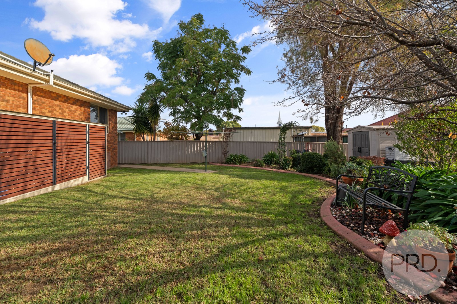 3 Yarrawah Crescent BOURKELANDS 20