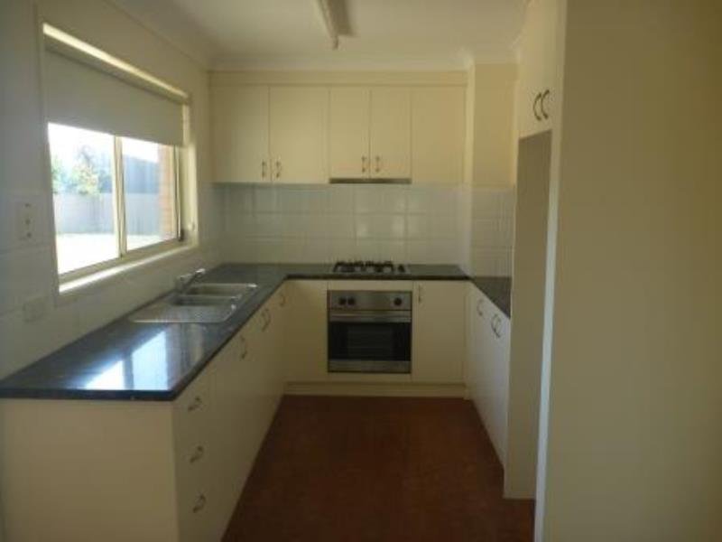 3 Yirribin Place GLENFIELD PARK 2