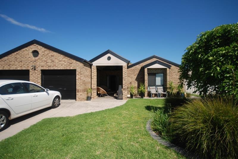 3 Yoogali Street GLENFIELD PARK 1