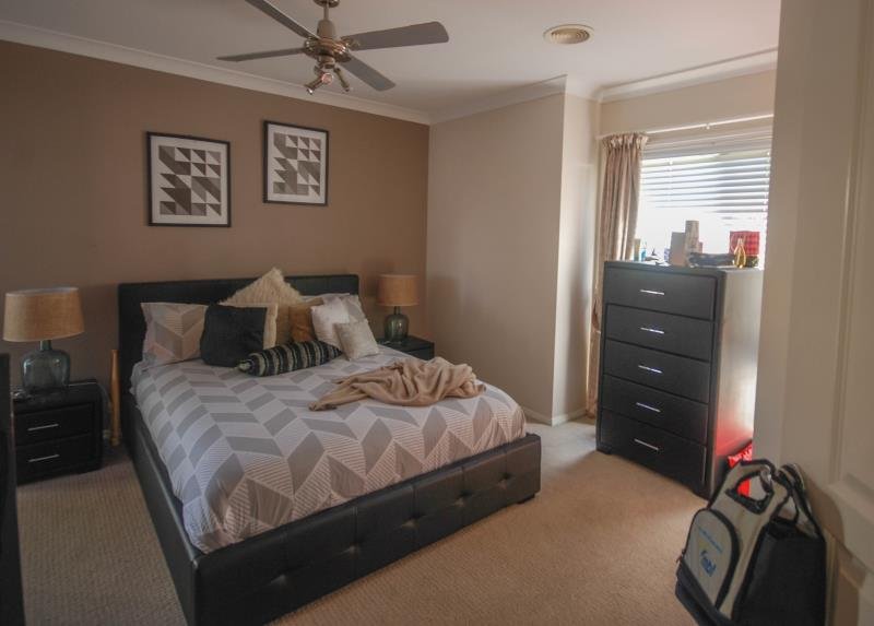 3 Yoogali Street GLENFIELD PARK 2