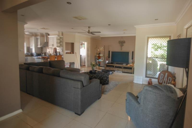 3 Yoogali Street GLENFIELD PARK 4