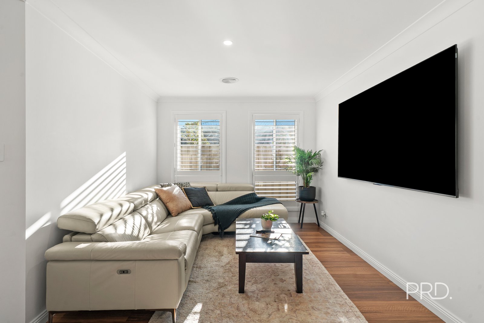3 Yulong Street GLENFIELD PARK 2